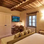 Saturnalia Village Oda ve Kahvaltı 4*